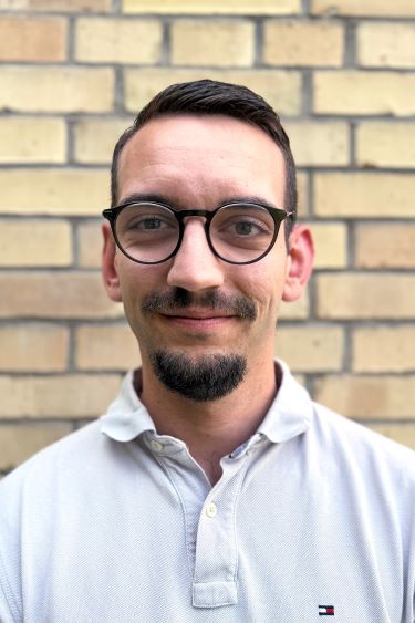 dominik_wuethrich_375x563