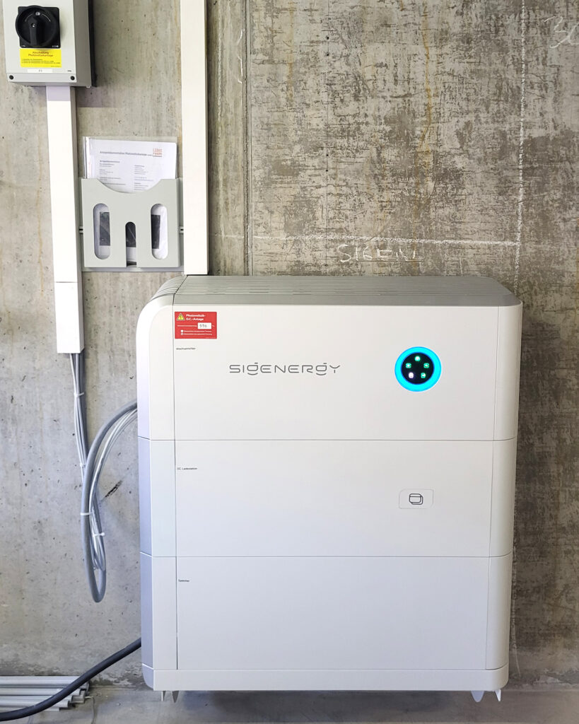 Bidirektionale Ladestation installiert vom Läbesruum.