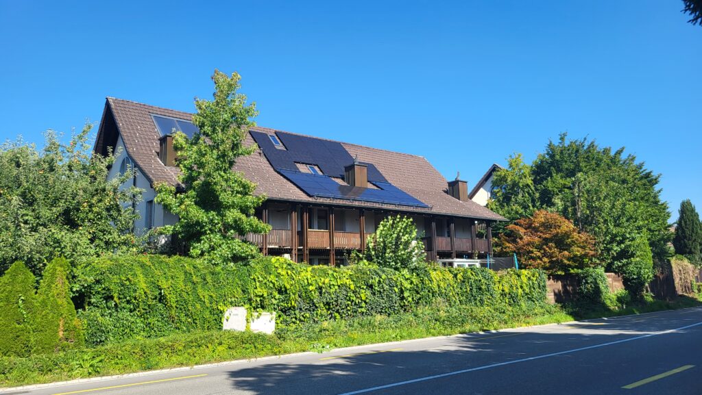 Solaranlage des Läbesruums montiert in einer Kernzone.