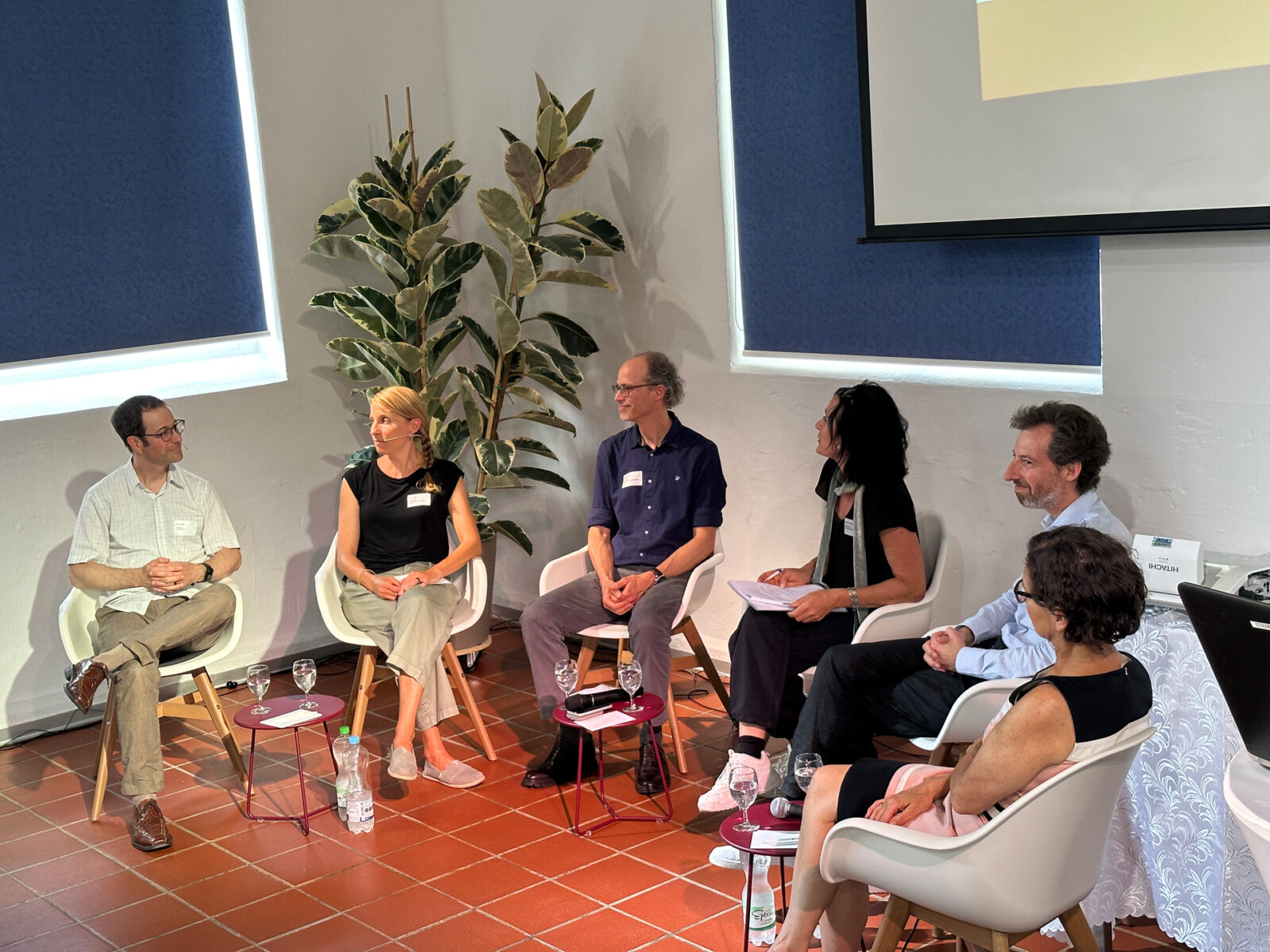 Teilnehmende der Podiumsdiskussion zur Studie "Integrationsangebote der Zukunft" des Läbesruums mit Nicolas Galladé.