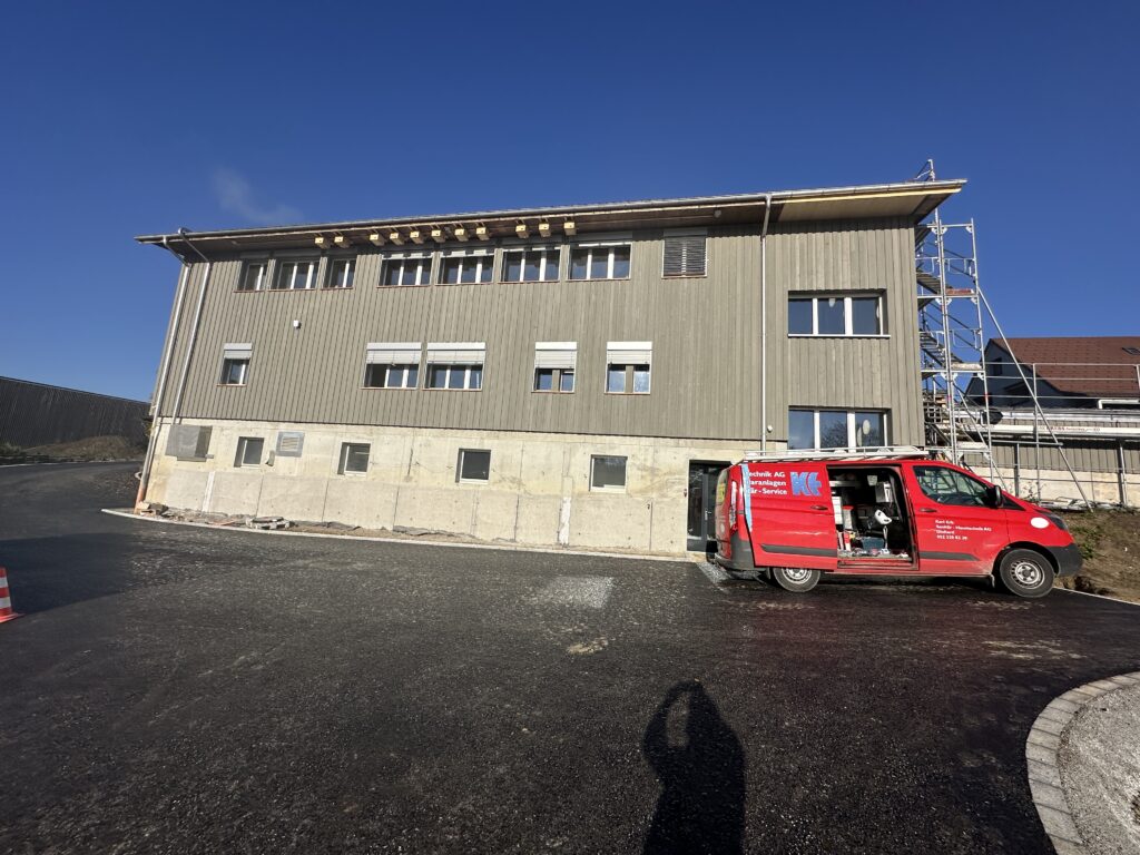 Die umgebaute Remise des Läbesruums.