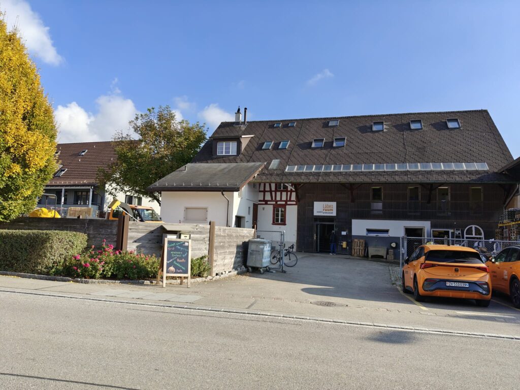 Aussenansicht des Läbesruums in Oberohringen.